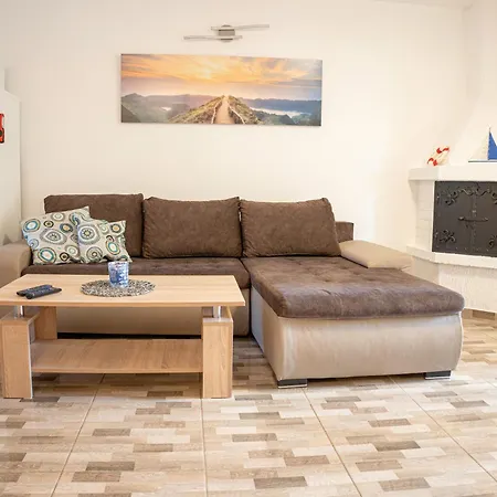 Gedeon Aparmanhaz I Foeldszint Appartement *