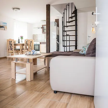 Gedeon Aparmanhaz I Foeldszint Appartement