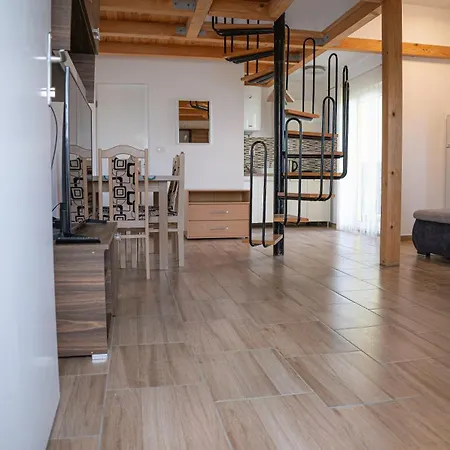 Gedeon Aparmanhaz I Foeldszint Appartement *