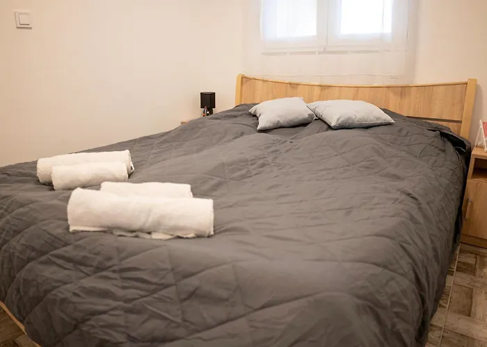 Gedeon Aparmanhaz I Foeldszint Appartement *