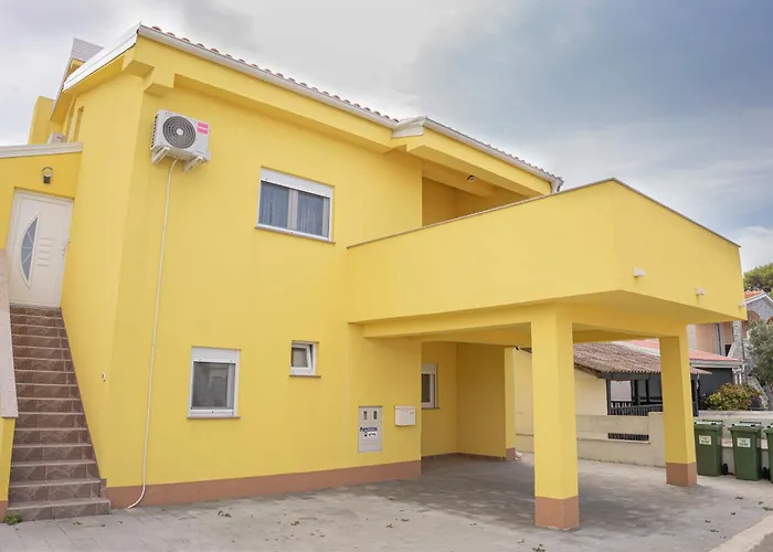 Gedeon Aparmanhaz I Foeldszint Vir