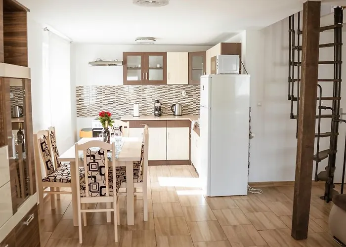 Gedeon Aparmanhaz I Foeldszint Appartement Vir